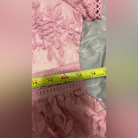 Ivy City Co Pink Lace Midi Dress - Picture 5 of 6